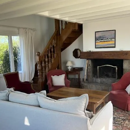 Belle Maison Familiale Vue Sur Mer, Acces Direct A La Holiday home Pleumeur-Bodou