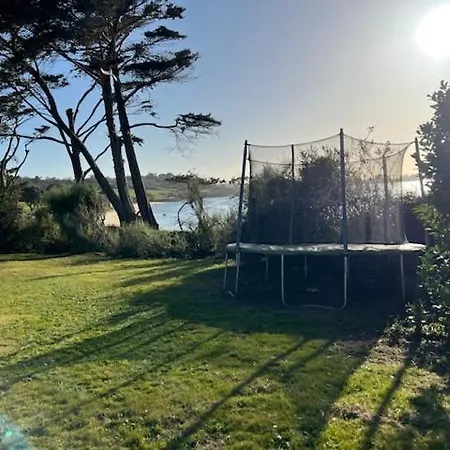 Holiday home Belle Maison Familiale Vue Sur Mer, Acces Direct A La Pleumeur-Bodou